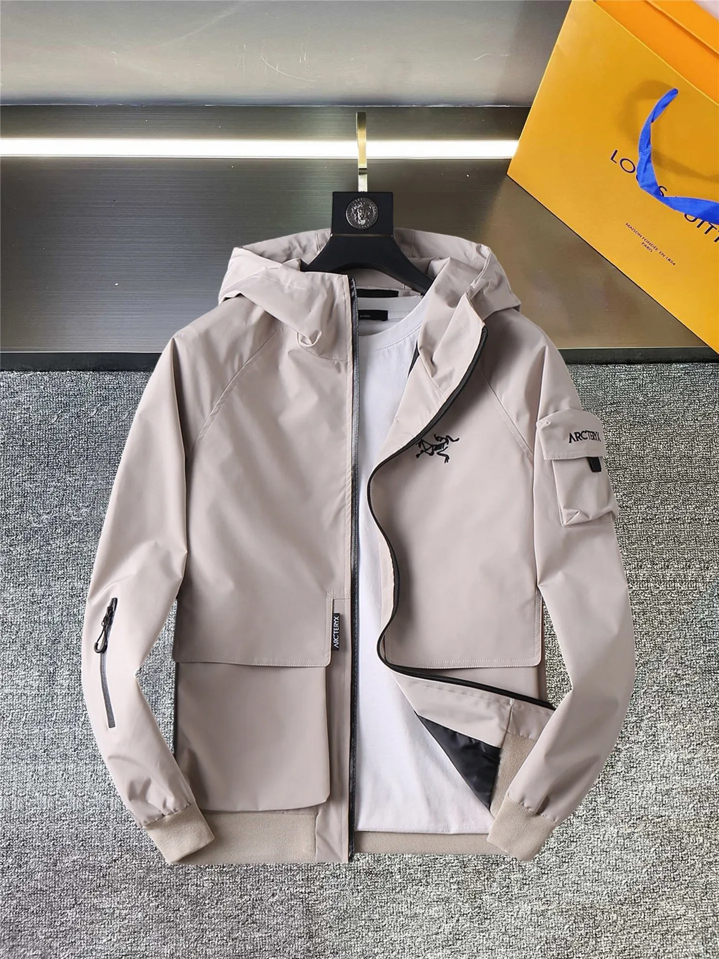 Same Style， ， 2026 New Arrival ，Original Premium Breathable ， ， ， Quality。 ， Sizes：M～3XL
